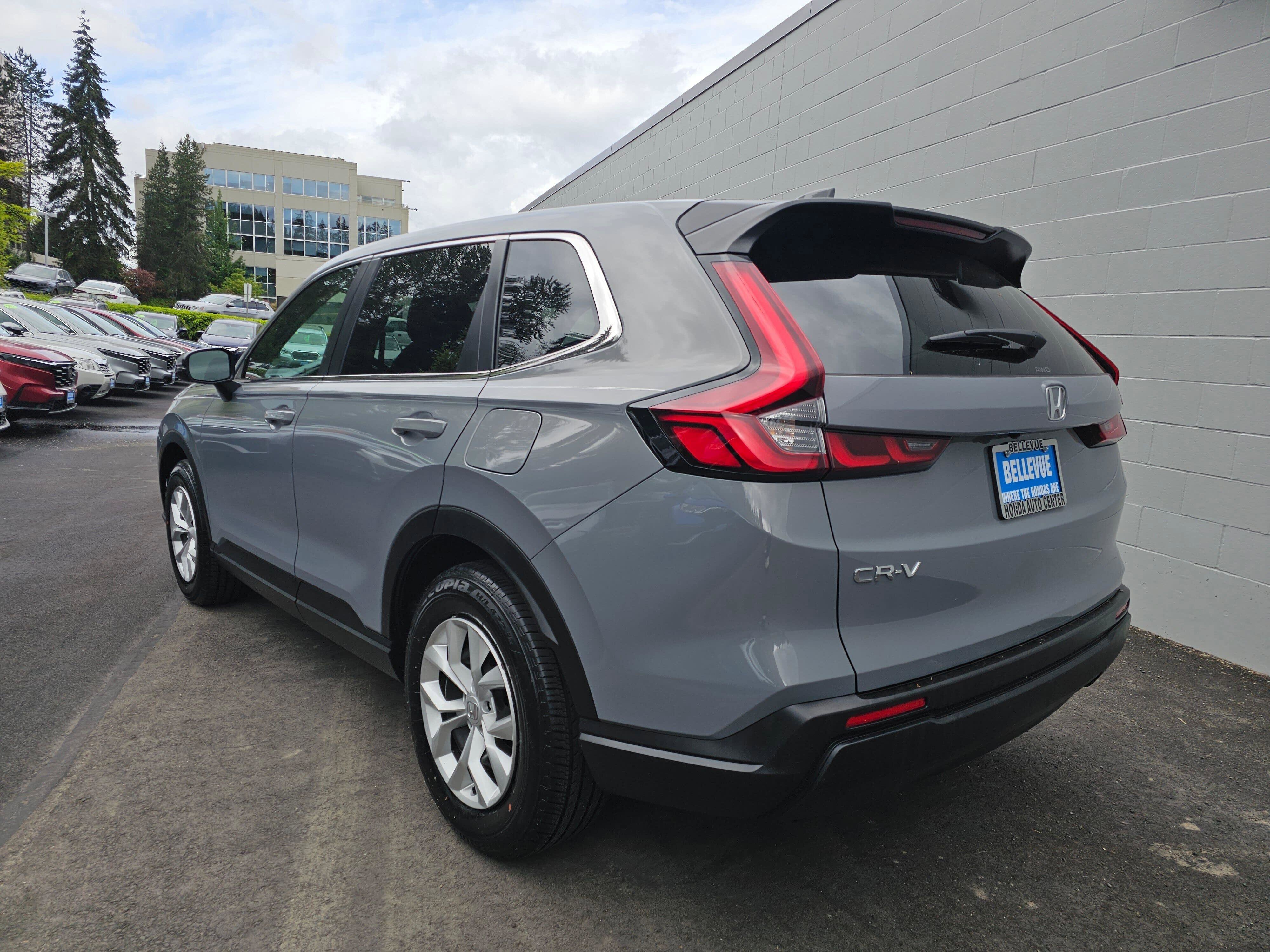 Used 2025 Honda CR-V LX image 5
