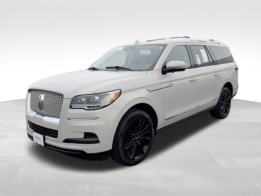 Used 2024 Lincoln Navigator L Reserve w/ Monochromatic Package AWD/4WD image 4