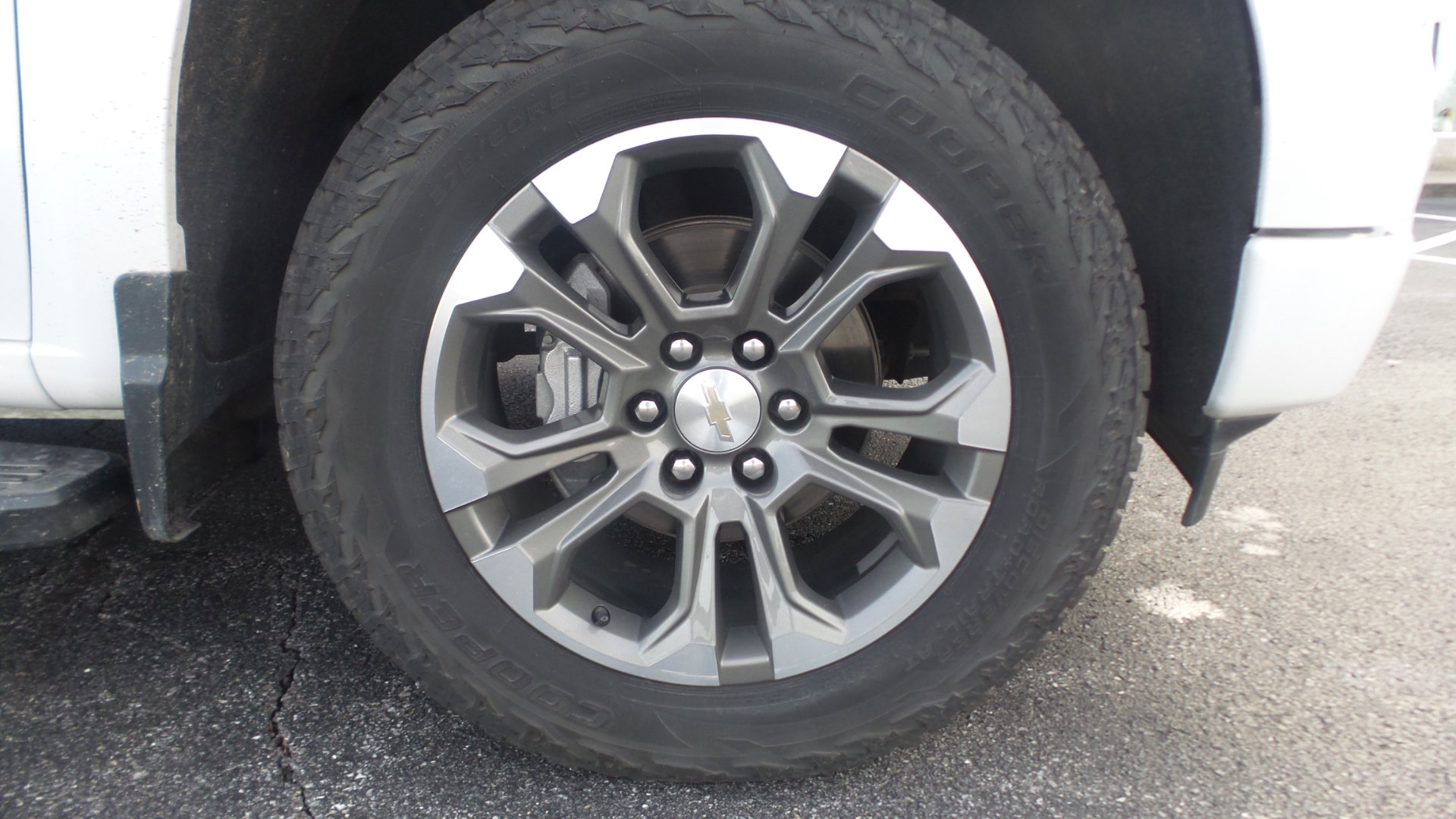 Used 2024 Chevrolet Silverado 1500 High Country w/ Technology Package image 2