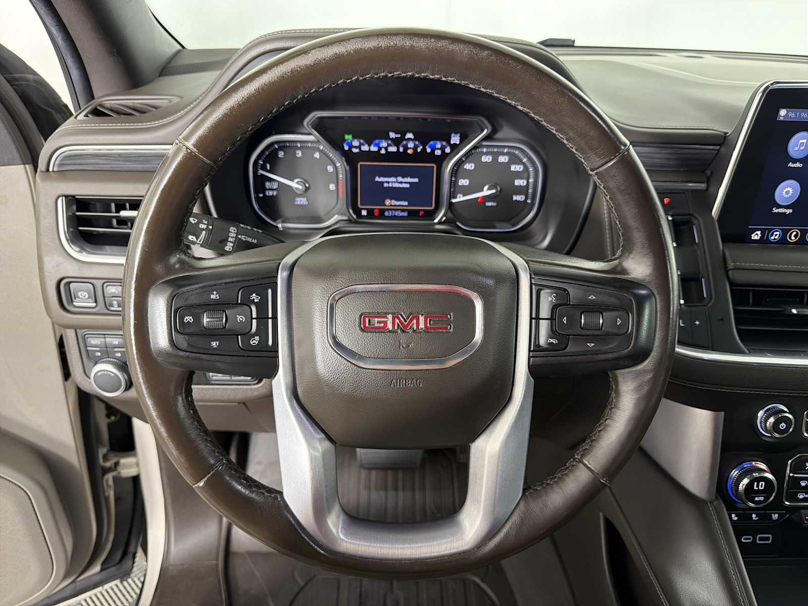 Used 2021 GMC Yukon XL SLT w/ SLT Luxury Plus Package AWD/4WD image 25