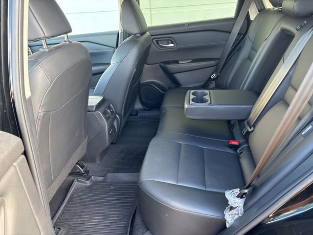 Used 2025 Nissan Rogue SV w/ SV Premium Package image 29