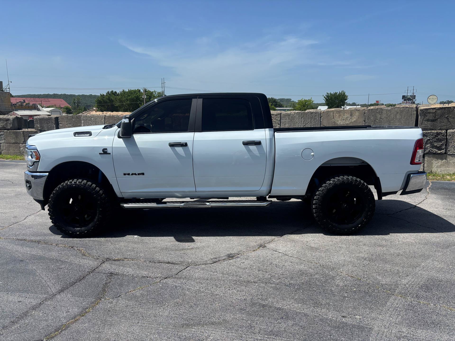 Used 2024 RAM 2500 Big Horn w/ Off Road Package AWD/4WD image 4
