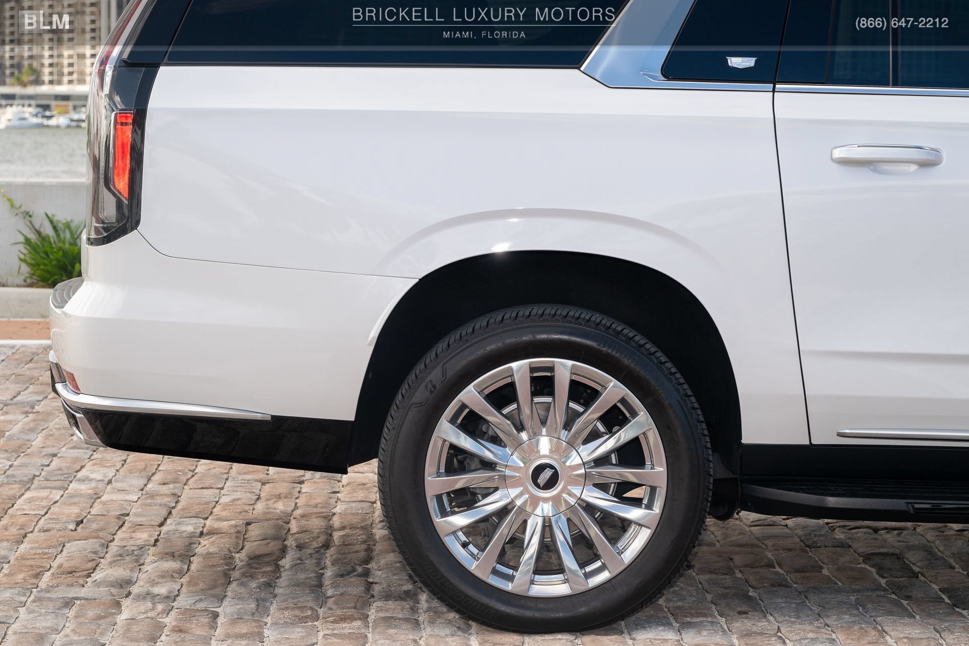 Used 2024 Cadillac Escalade ESV Luxury AWD/4WD image 47