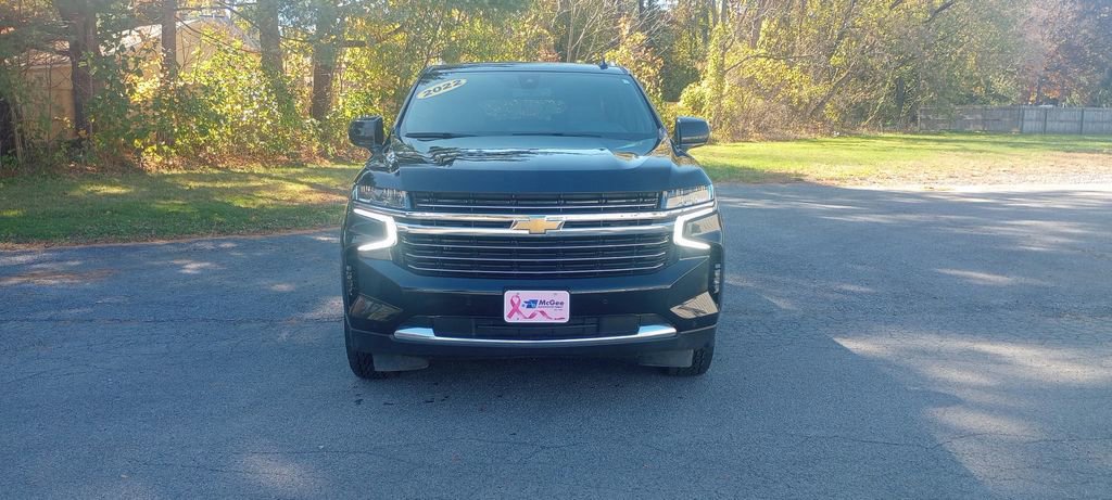 Used 2022 Chevrolet Suburban LT image 2