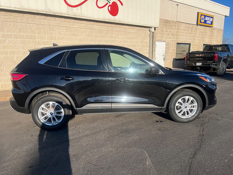 Used 2022 Ford Escape SE image 8