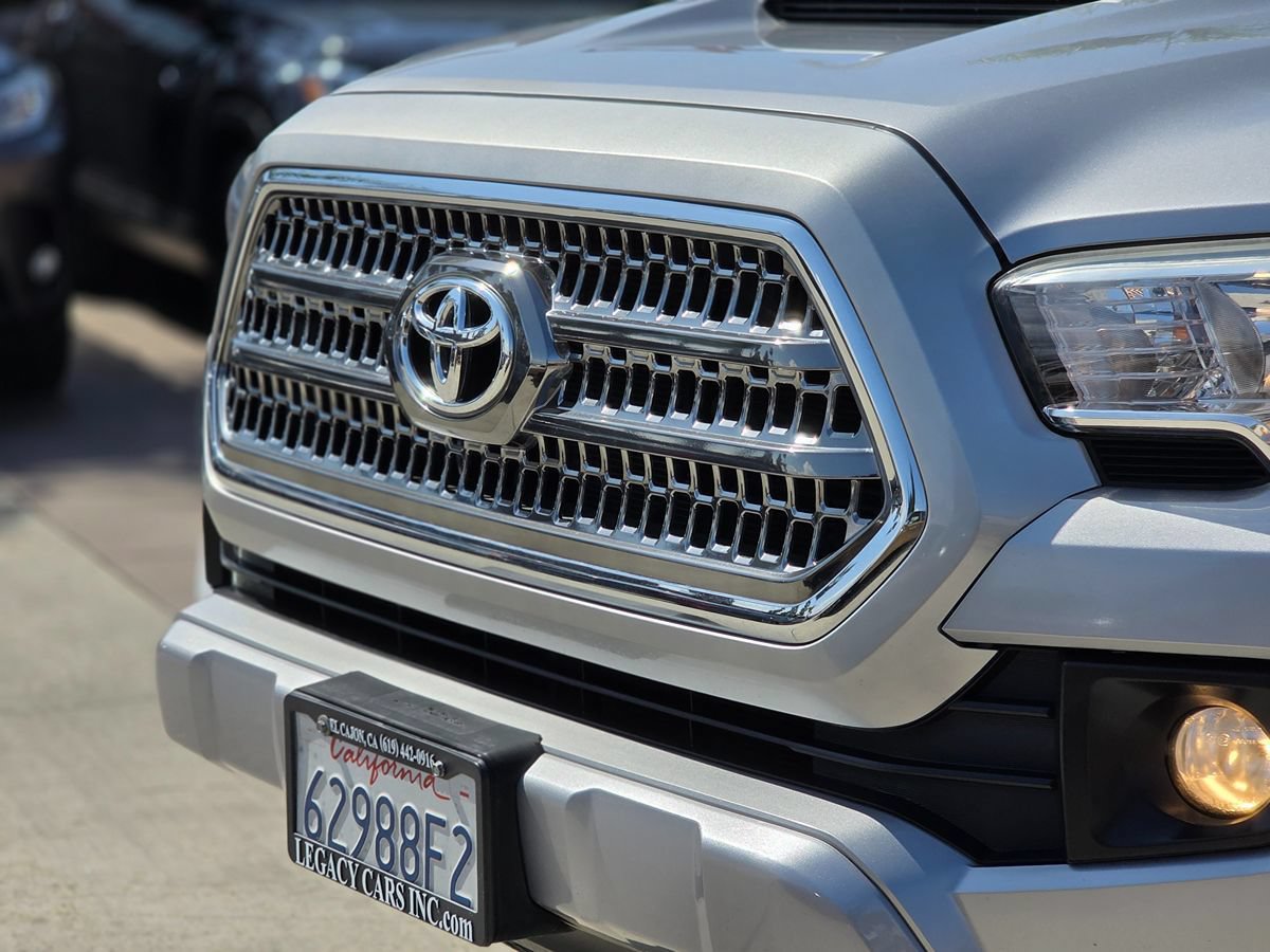 Used 2017 Toyota Tacoma TRD Sport w/ Tow Package (A/T) AWD/4WD image 7