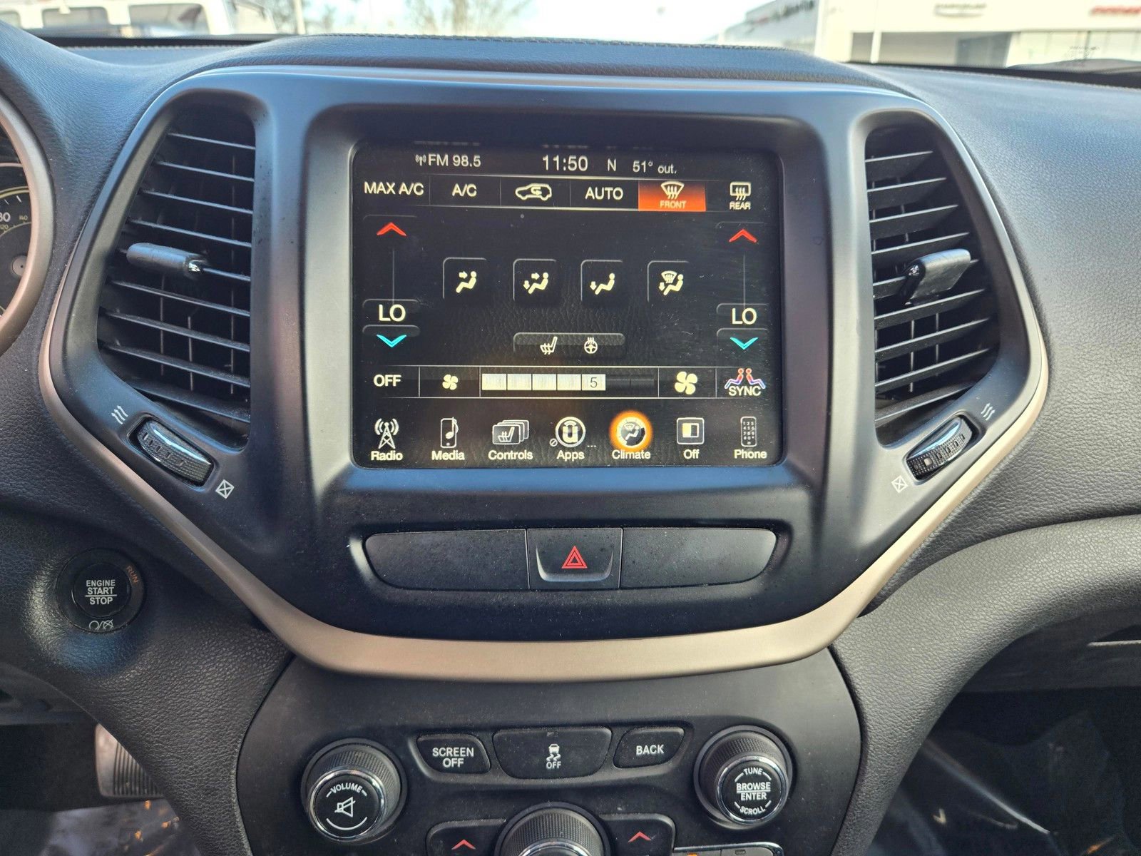 Used 2017 Jeep Cherokee Limited image 17