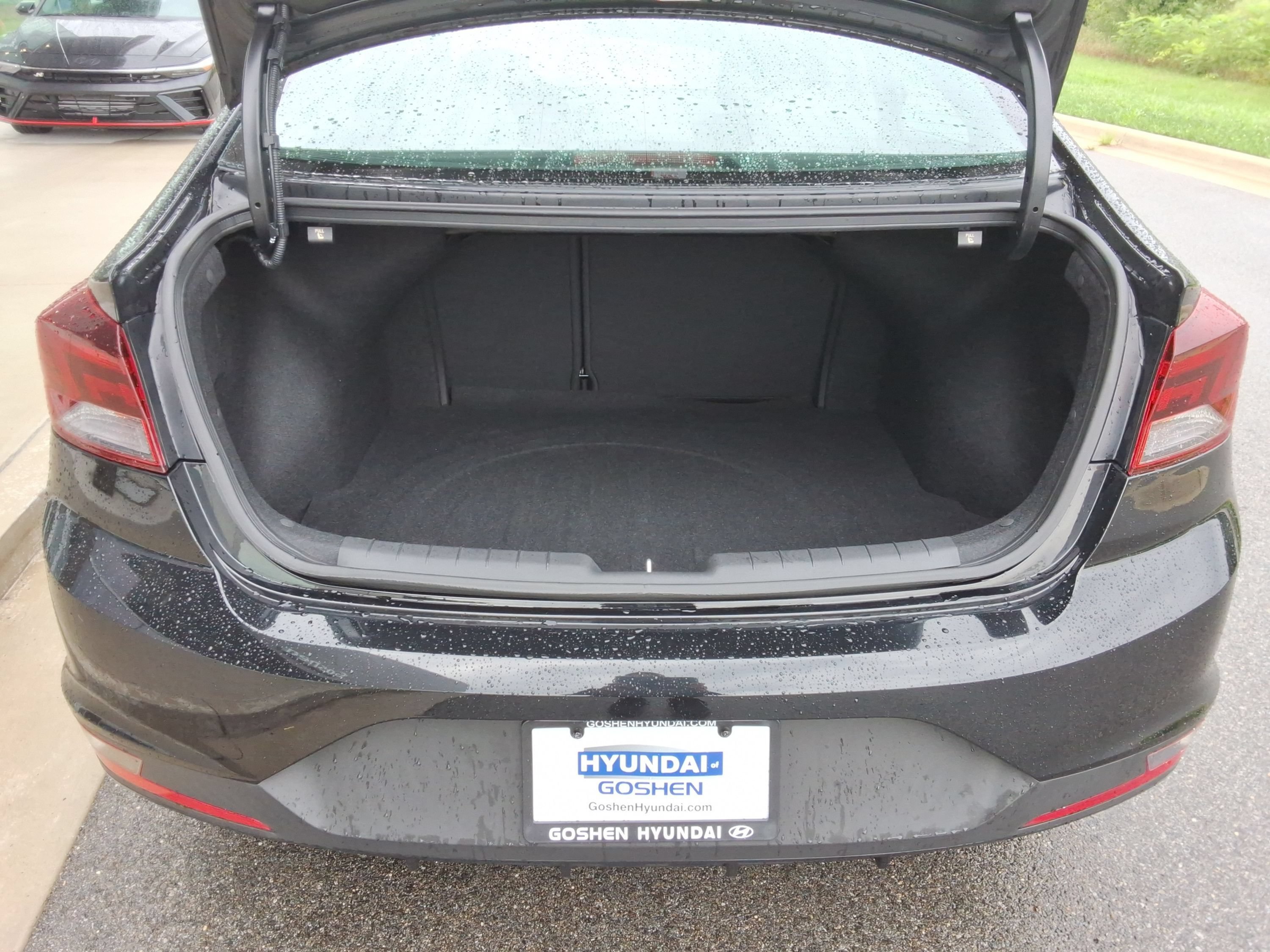 Used 2020 Hyundai Elantra SE FWD image 31