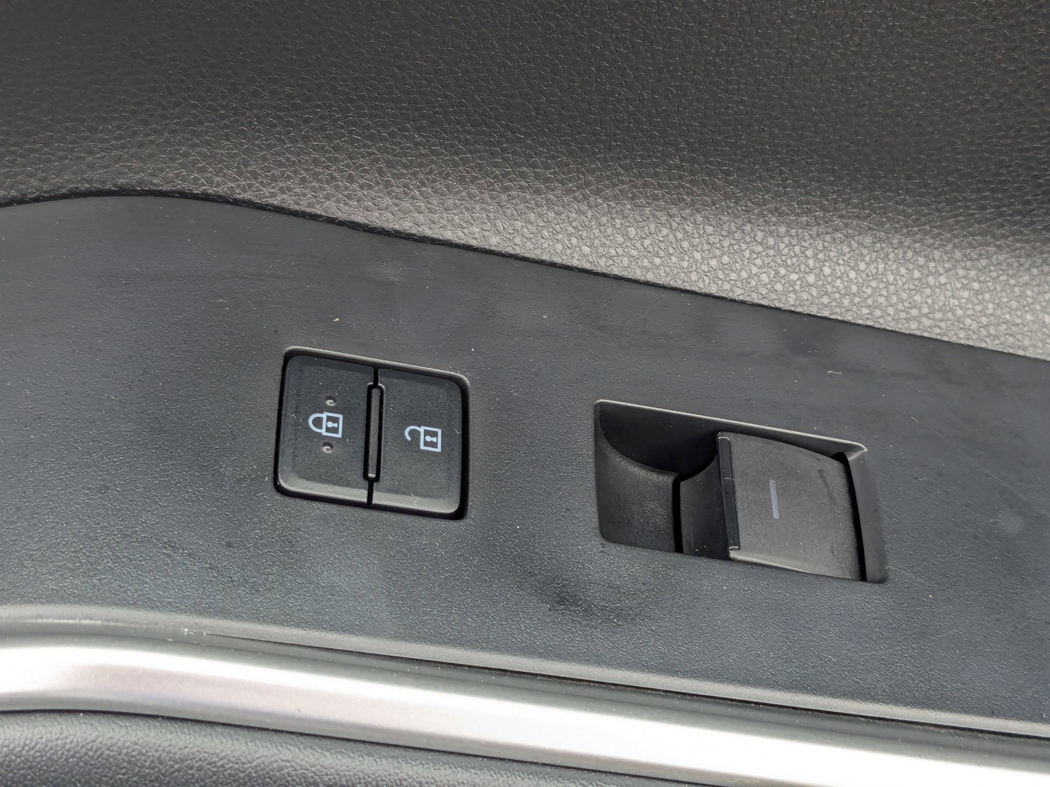 Used 2022 Toyota Highlander XLE image 40