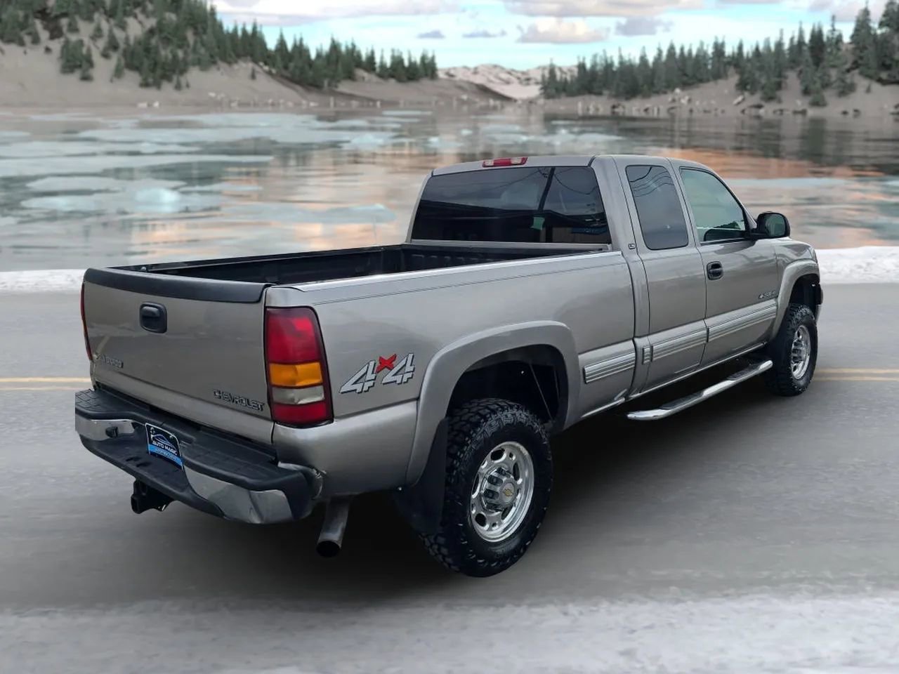 Used 2002 Chevrolet Silverado 2500 LS w/ Electrical Convenience Pkg AWD/4WD image 3