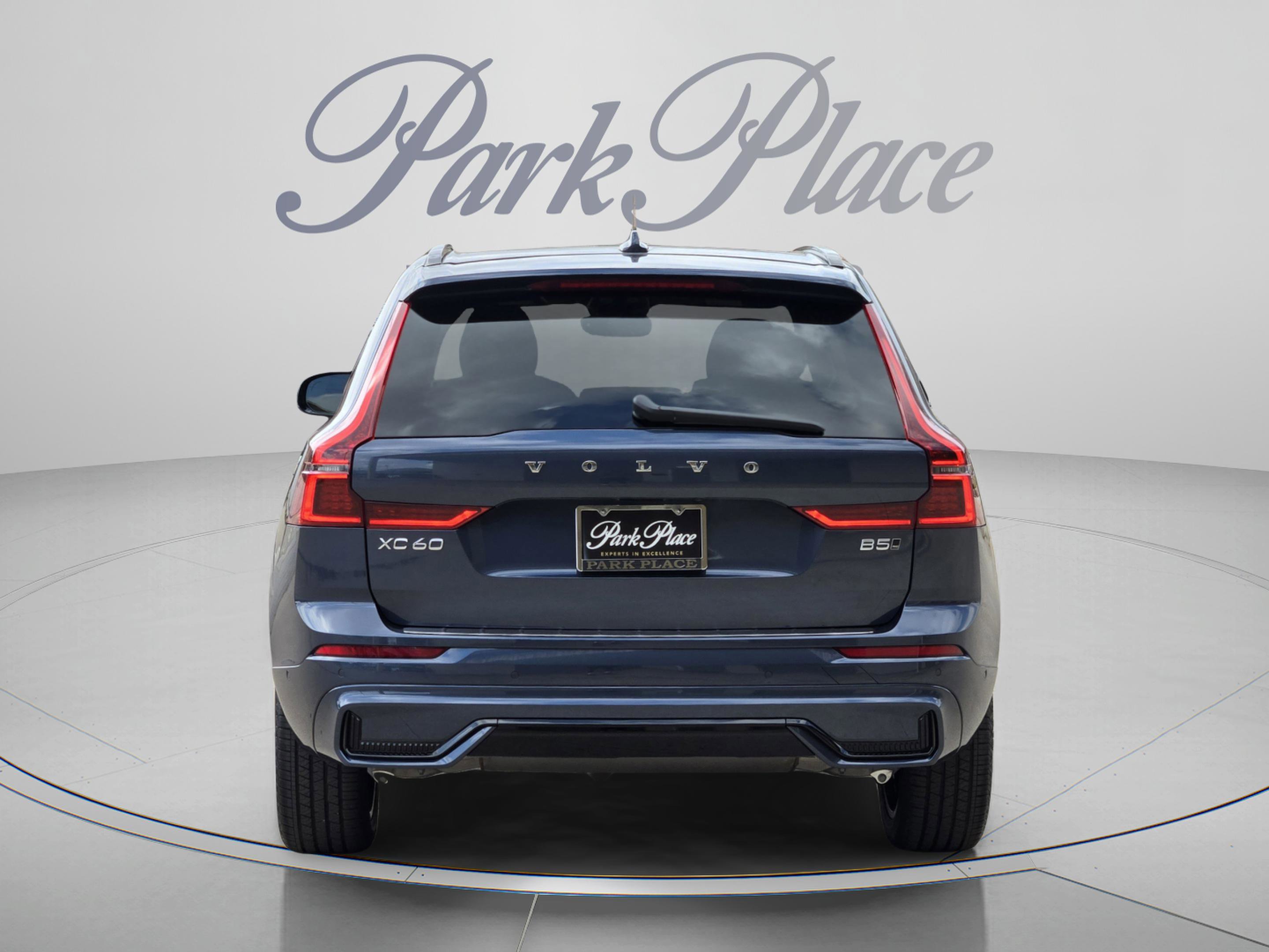 New 2026 Volvo XC60 B5 Plus w/ Protection Package Premier AWD/4WD image 4