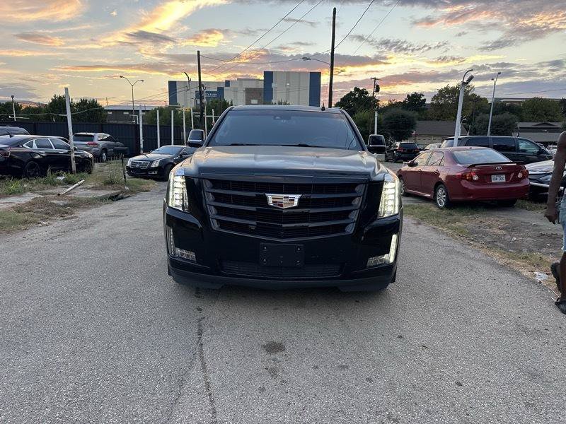 Used 2017 Cadillac Escalade Luxury AWD/4WD image 1