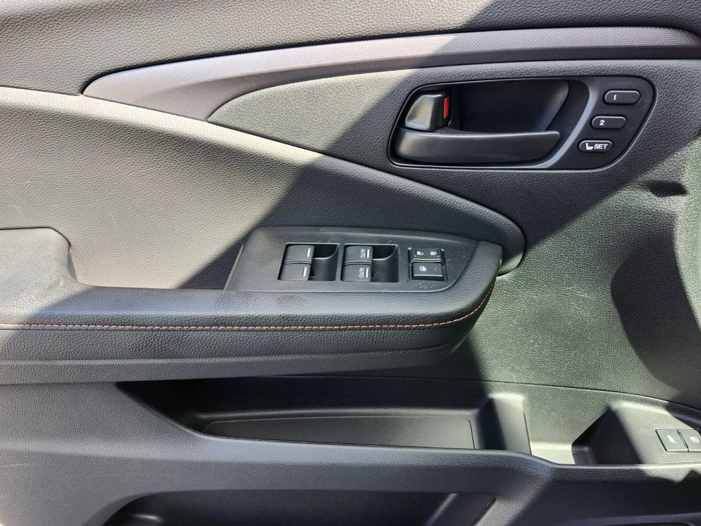 Certified 2023 Honda Passport TrailSport image 34