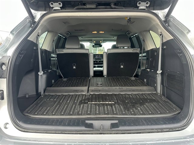 Used 2022 Toyota Highlander XLE image 36