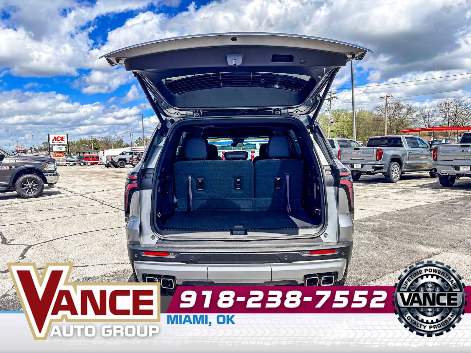 Used 2024 Chevrolet Traverse Z71 w/ LPO, Floor Liner Package image 16