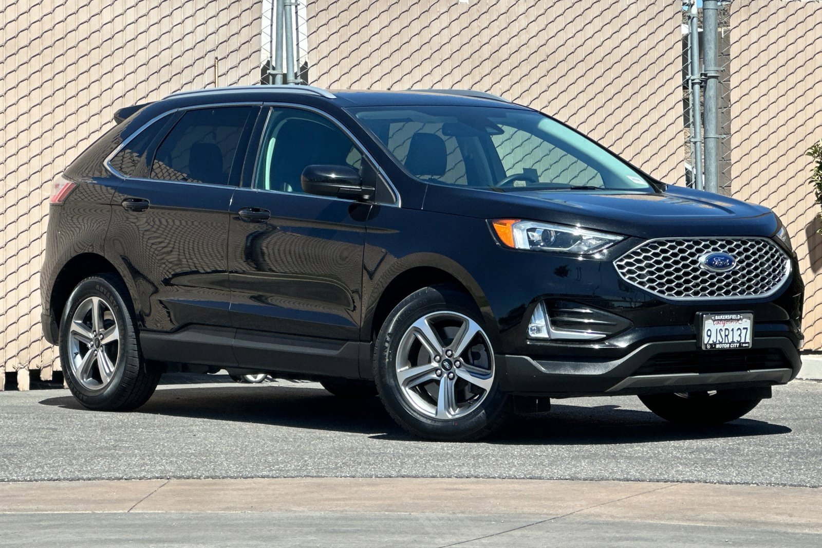 Used 2024 Ford Edge SEL w/ Convenience Package AWD/4WD image 2
