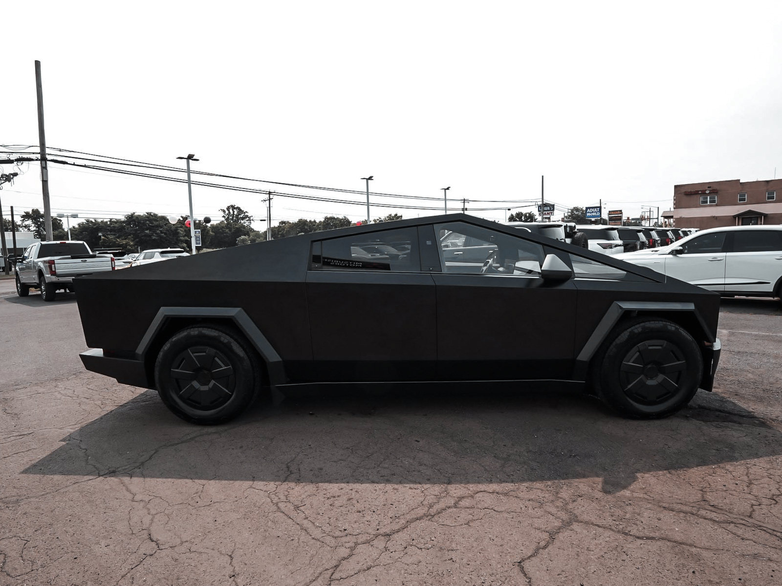 Used 2024 Tesla Cybertruck AWD Crew Cab image 7