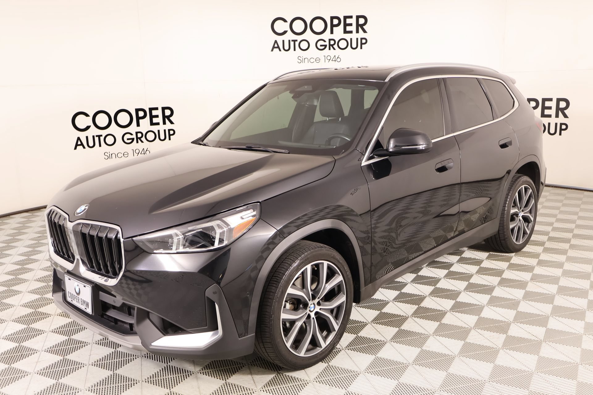 Used 2023 BMW X1 xDrive28i w/ Convenience Package AWD/4WD image 11