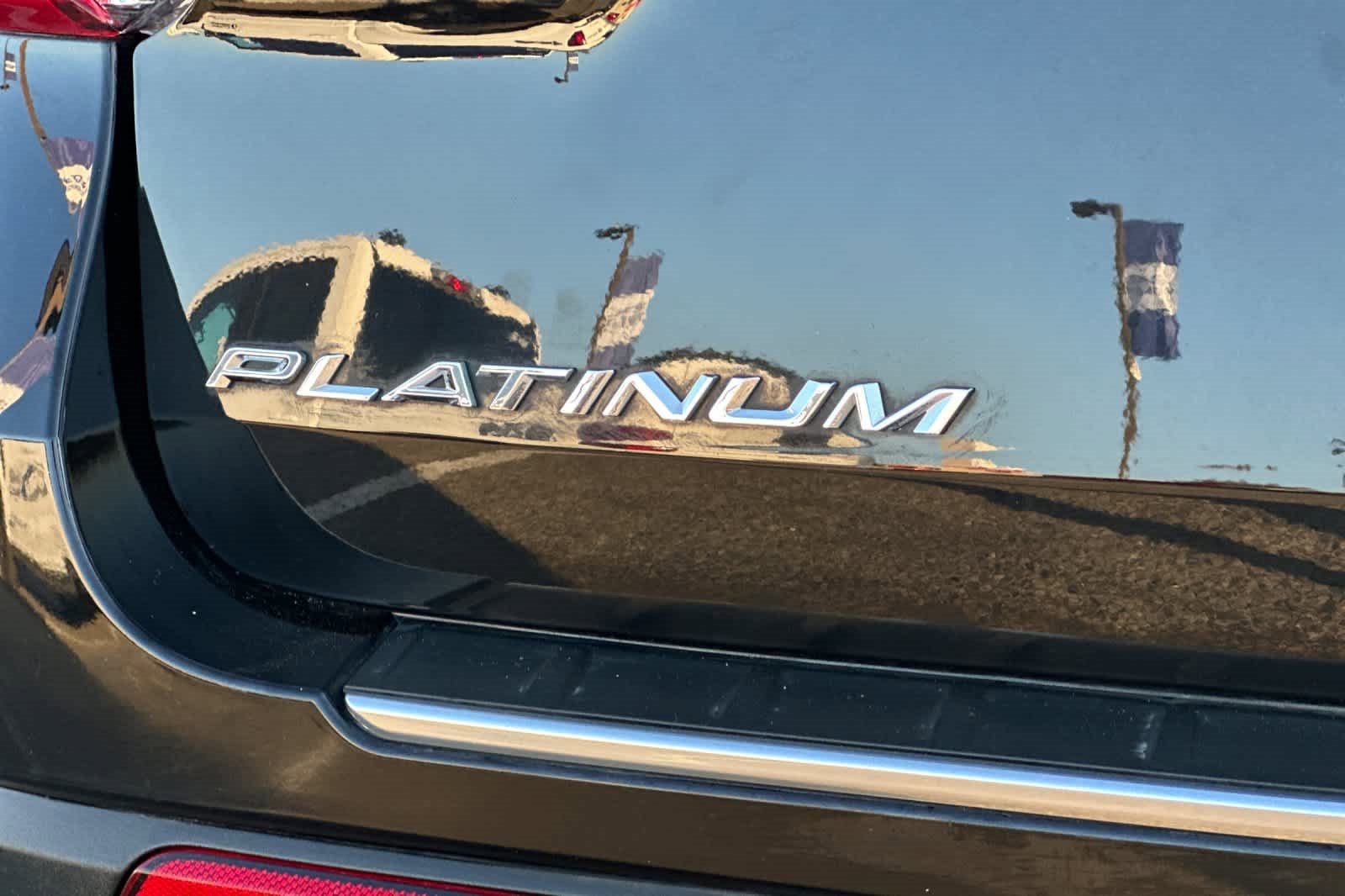 Certified 2023 Ford Explorer Platinum w/ Technology Package image 30