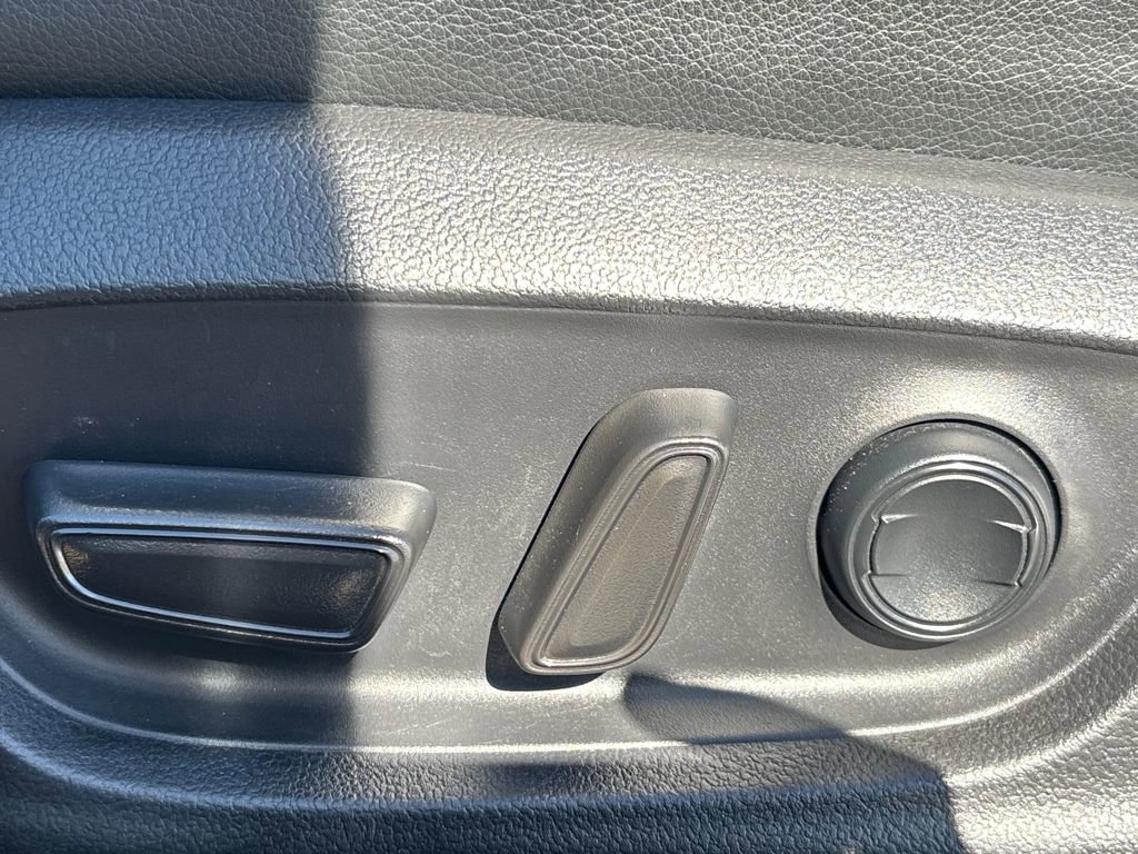 Used 2021 Toyota Camry SE image 7