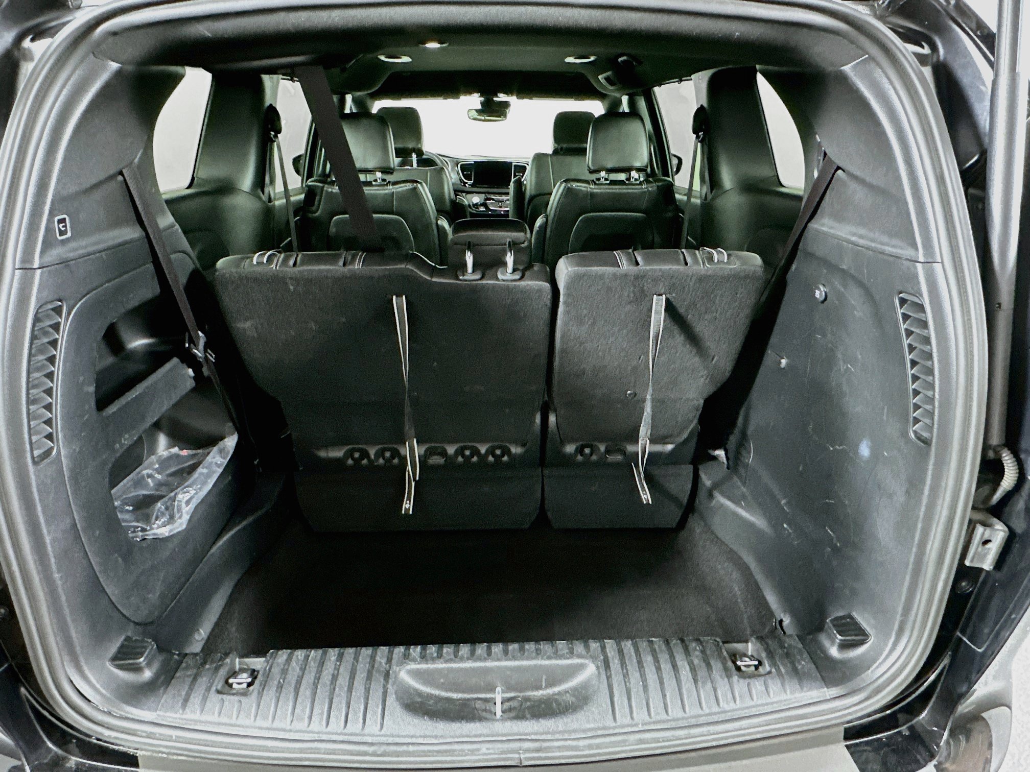 Used 2025 Chrysler Pacifica Select FWD image 29