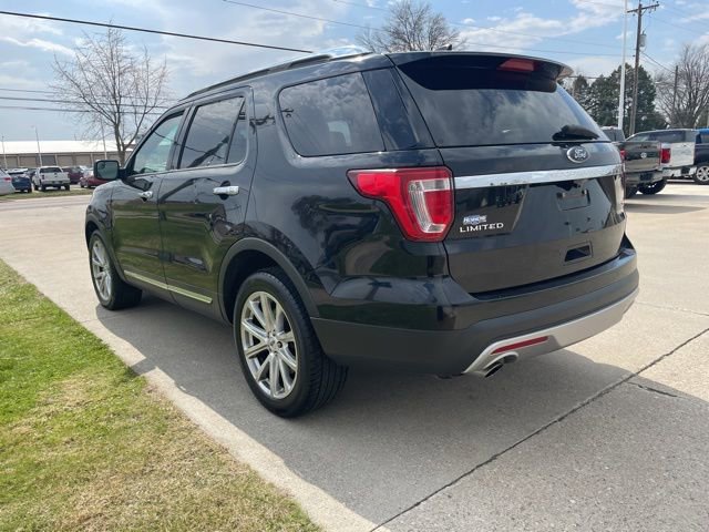 Used 2017 Ford Explorer Limited image 2