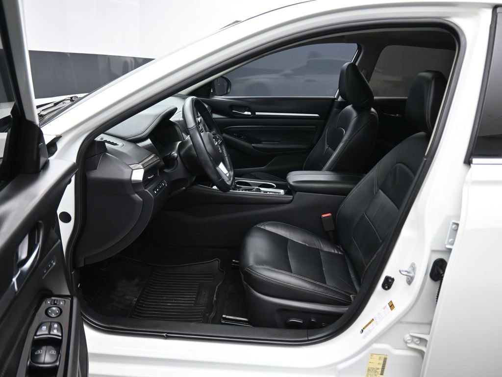 Used 2020 Nissan Altima 2.0 Platinum image 11