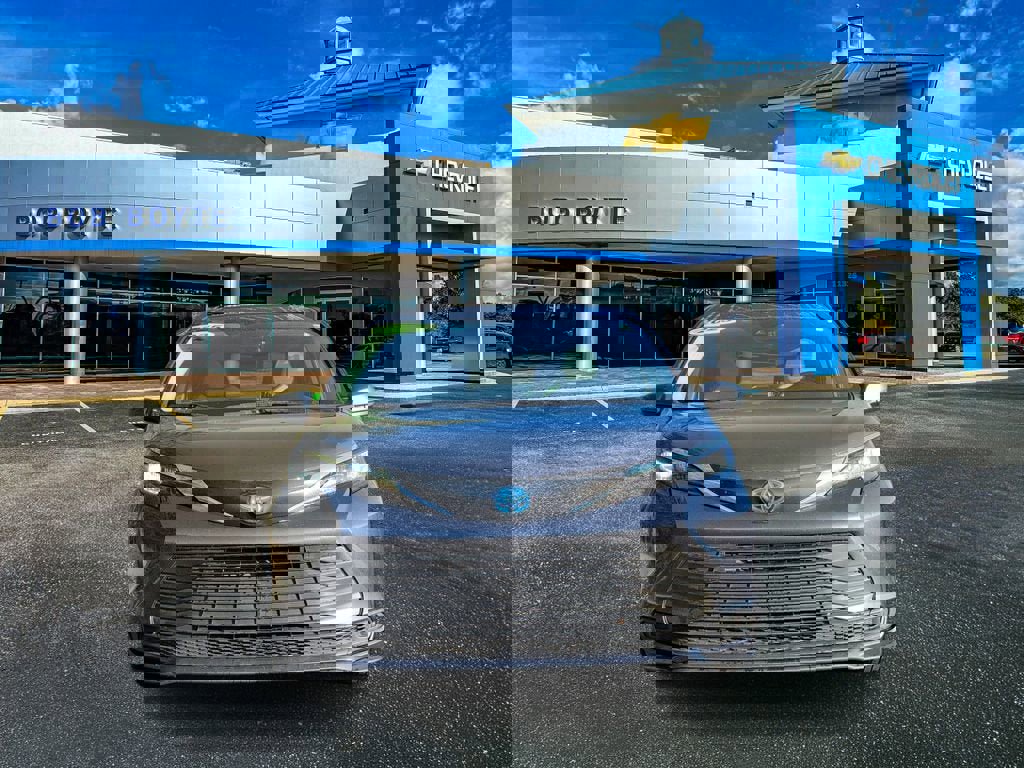 Used 2025 Toyota Sienna LE w/ LE Plus Package image 9