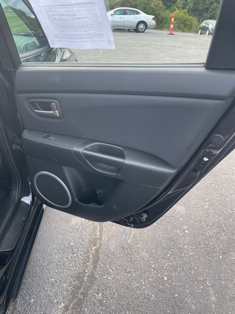 Used 2006 MAZDA MAZDA3 s FWD image 18
