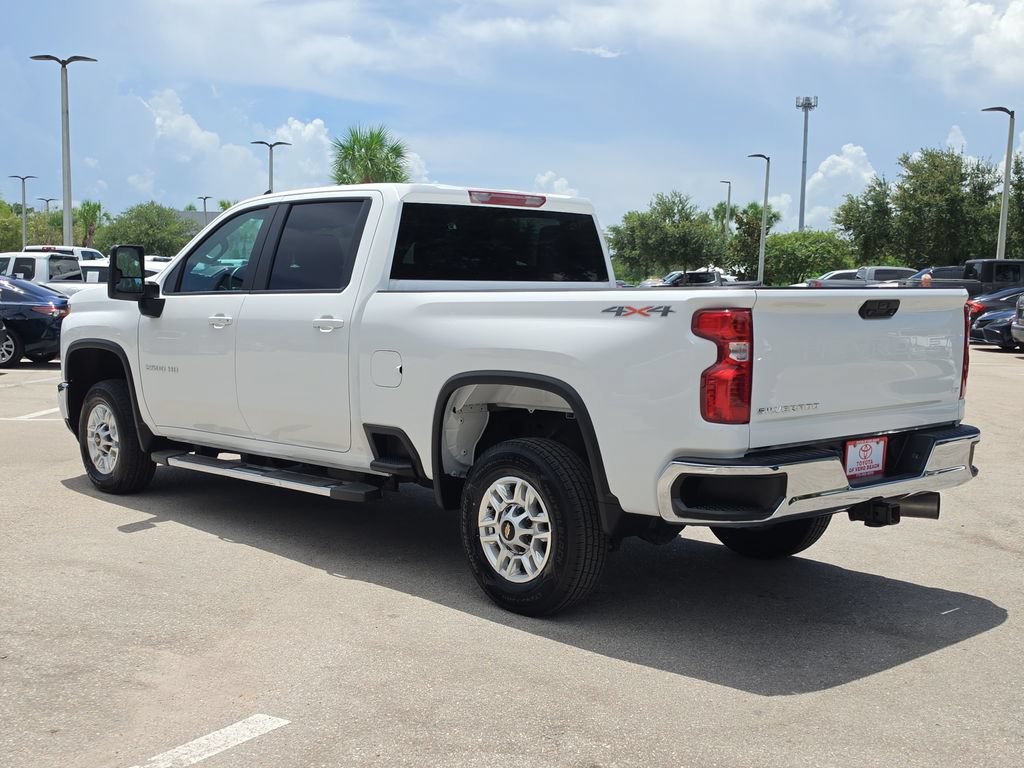 Used 2025 Chevrolet Silverado 2500 LT w/ Convenience Package AWD/4WD image 5