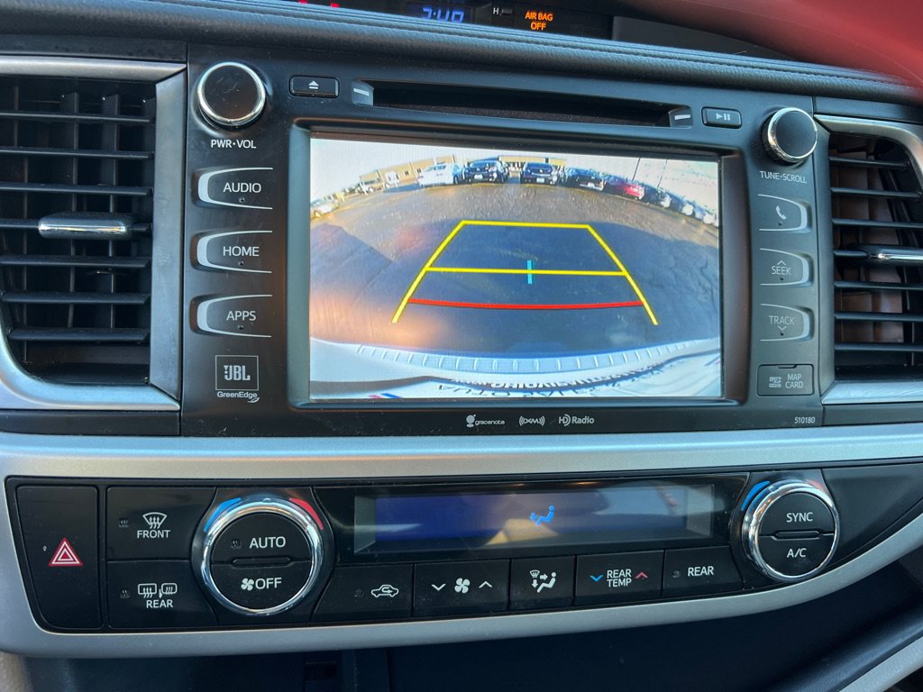 Used 2017 Toyota Highlander Limited AWD/4WD image 36