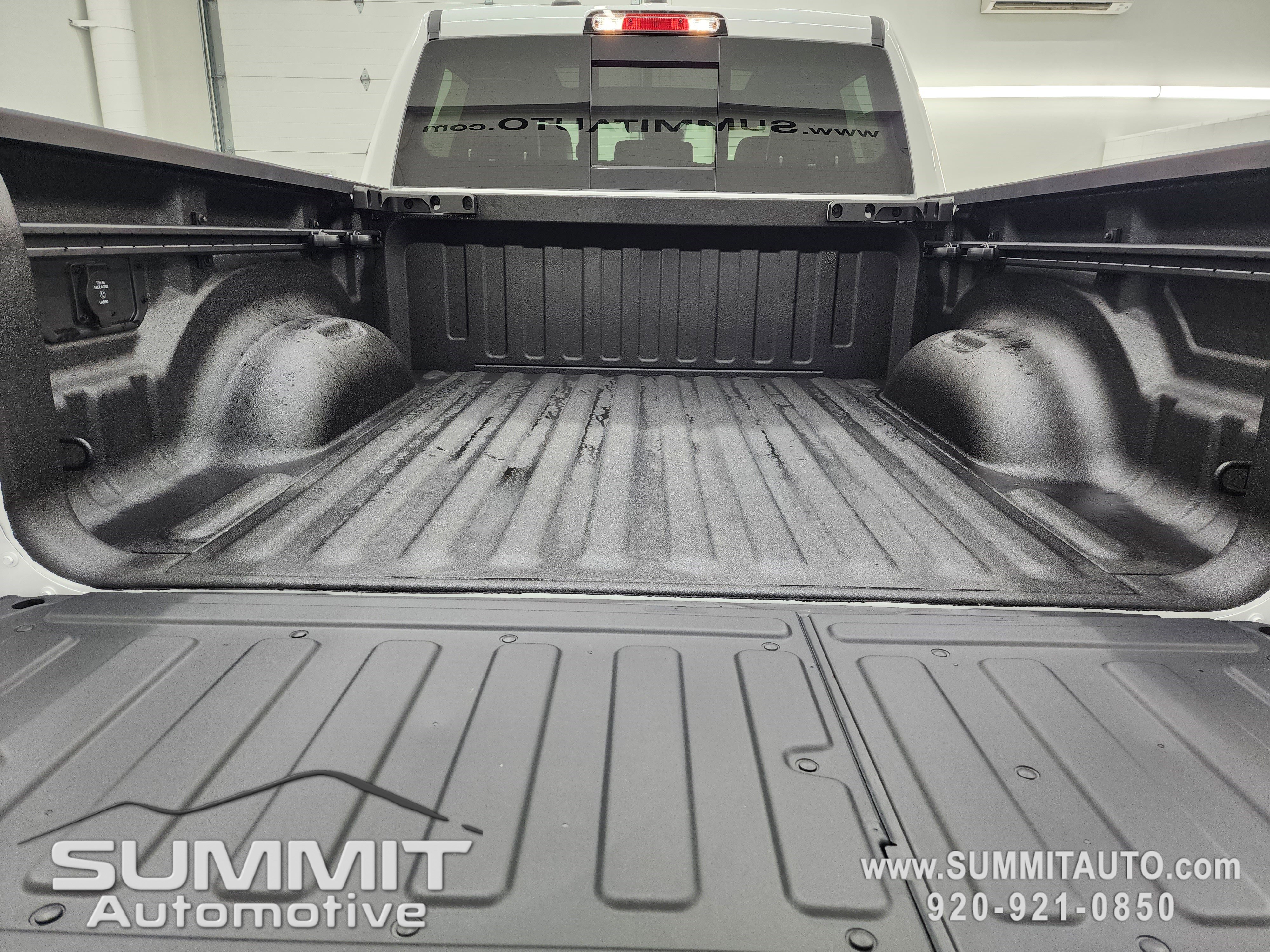 New 2026 RAM 1500 Laramie w/ Night Edition image 32