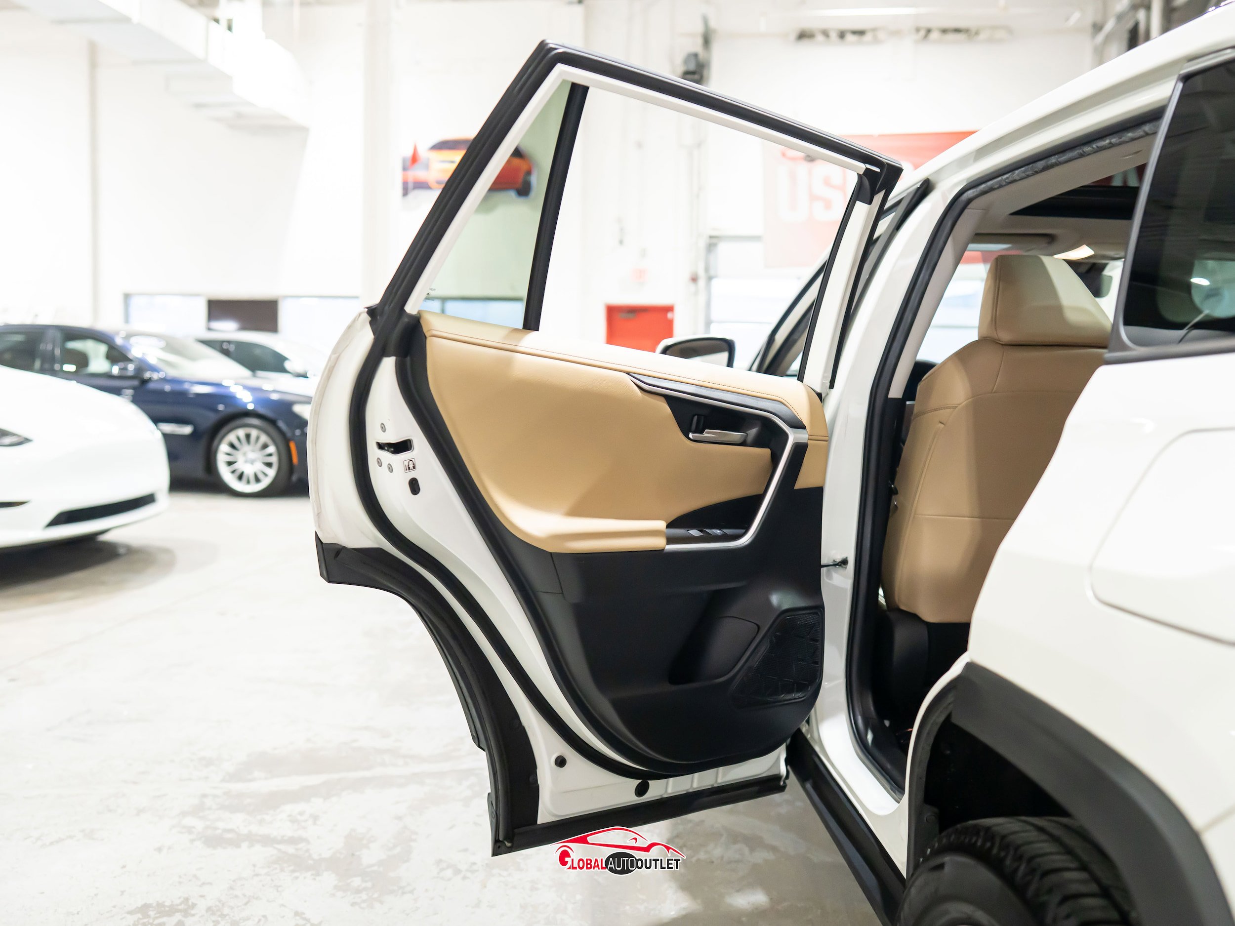 Used 2020 Toyota RAV4 Limited AWD/4WD image 41