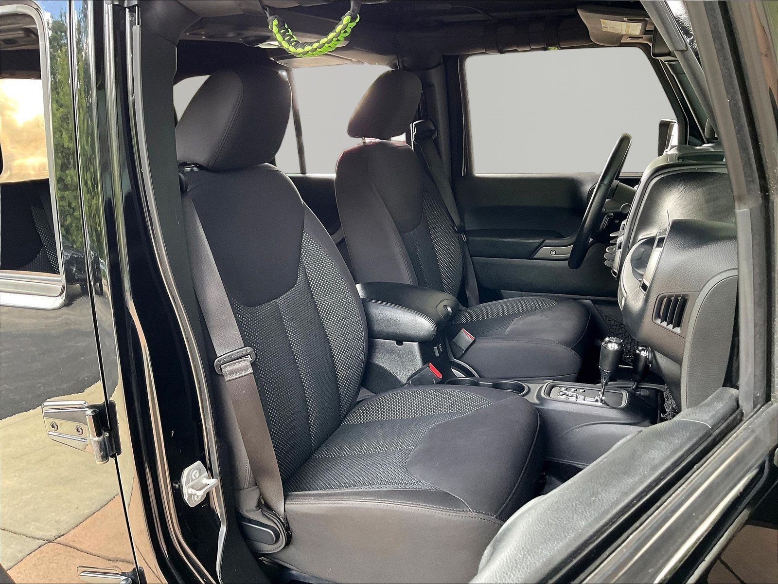 Used 2016 Jeep Wrangler Unlimited Sport AWD/4WD image 28