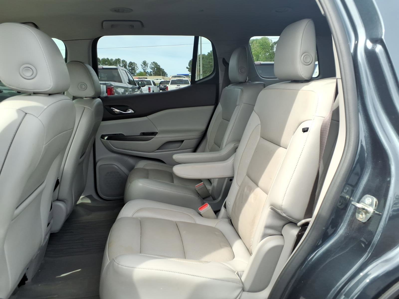 Used 2019 GMC Acadia SLT w/ LPO, Floor Liner Package image 23