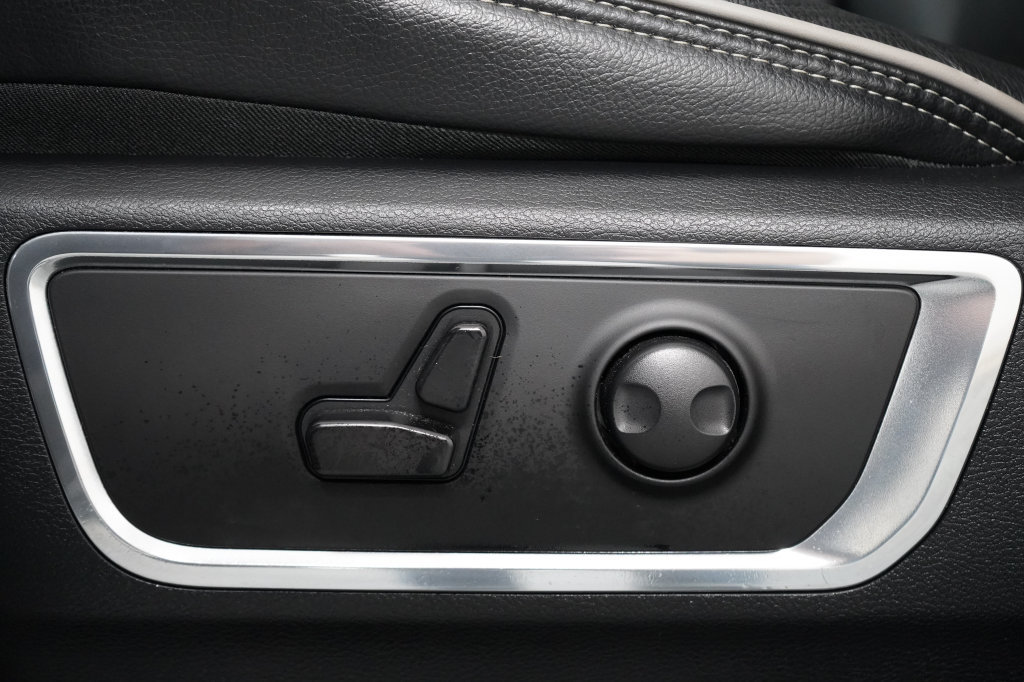 Used 2025 RAM 1500 Laramie w/ Night Edition AWD/4WD image 19