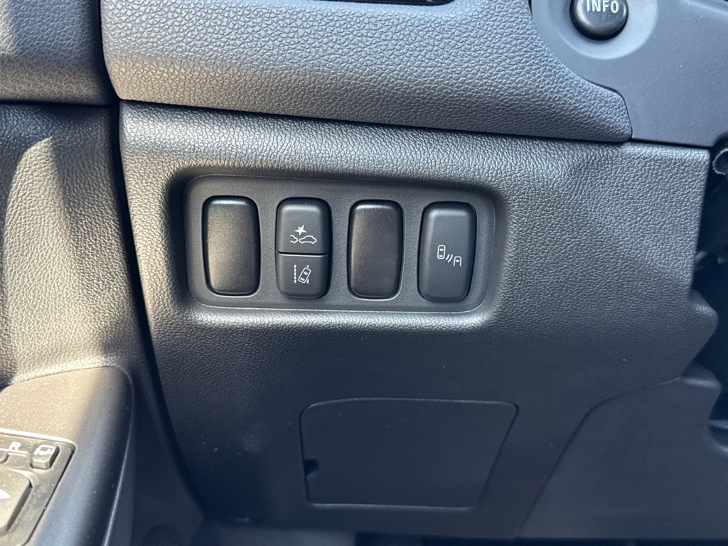 New 2027 Mitsubishi Outlander Sport SE FWD image 17