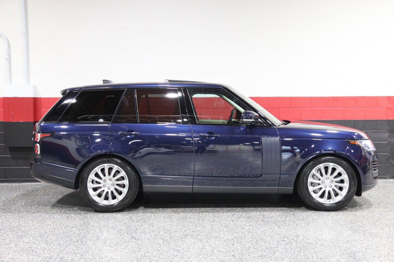 Used 2019 Land Rover Range Rover HSE image 4