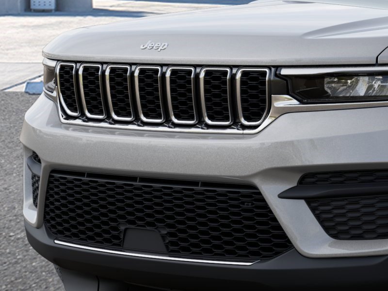 New 2025 Jeep Grand Cherokee Laredo X w/ Trailer Tow Package image 11