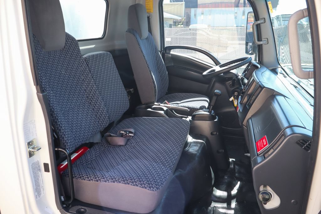 Used 2024 Isuzu NPR RWD image 31