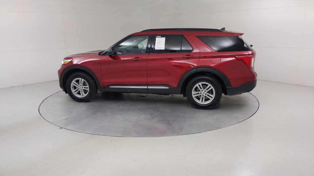 Certified 2022 Ford Explorer XLT w/ Equipment Group 202A AWD/4WD image 18