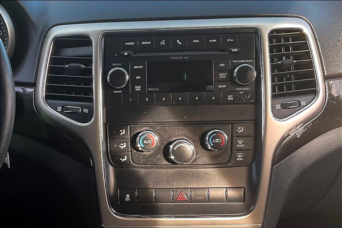 Used 2011 Jeep Grand Cherokee Laredo AWD/4WD image 14