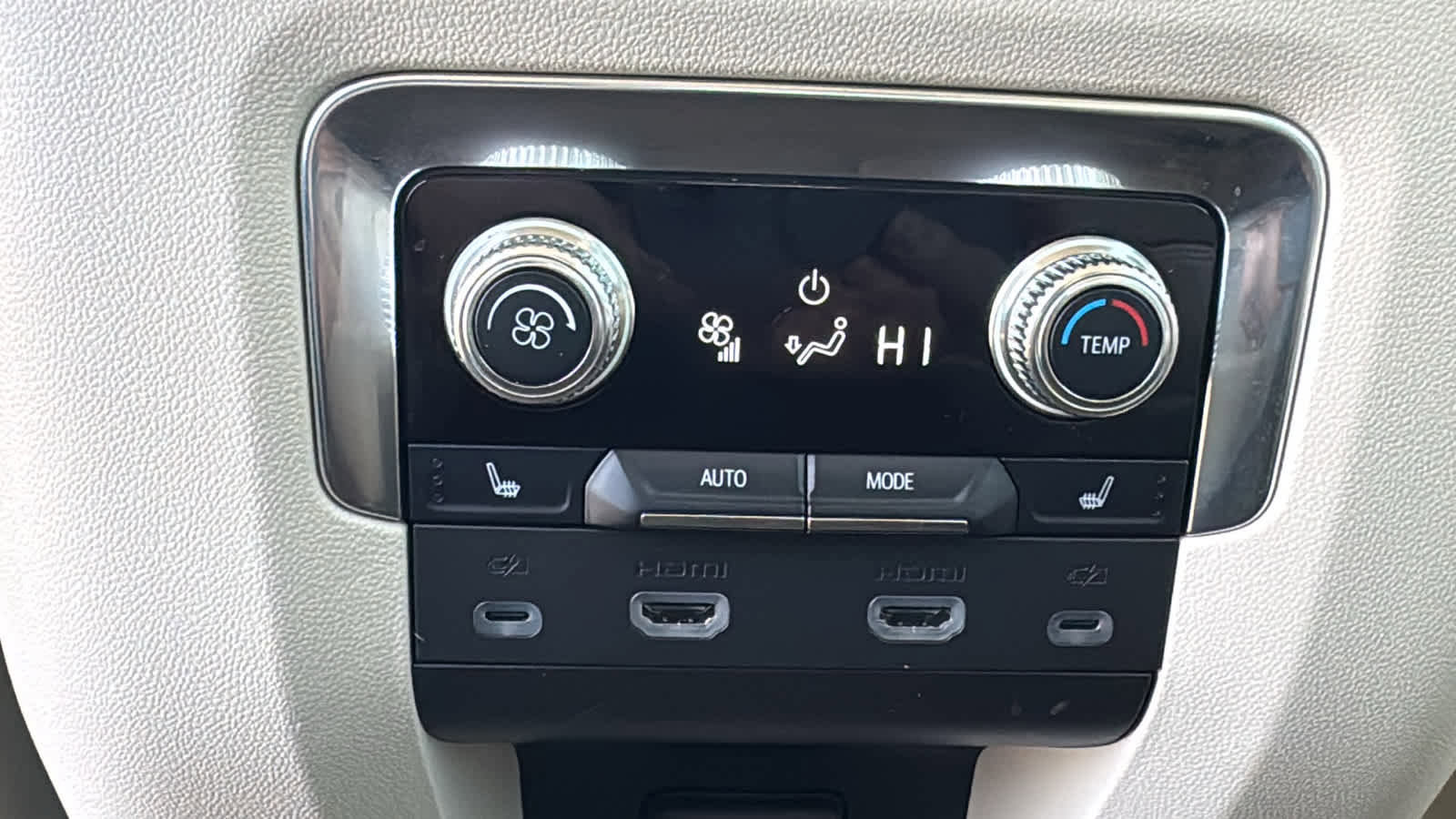 Certified 2023 GMC Yukon Denali w/ Denali Reserve Package image 29