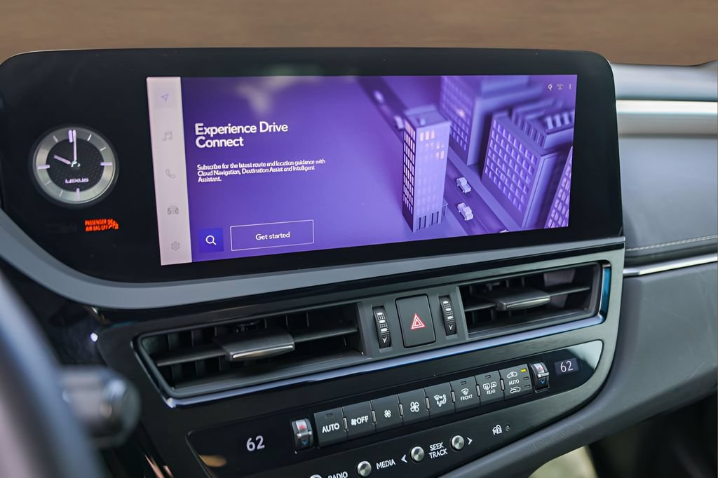 Used 2023 Lexus ES 350 F Sport w/ Accessory Package (Z2) FWD image 15