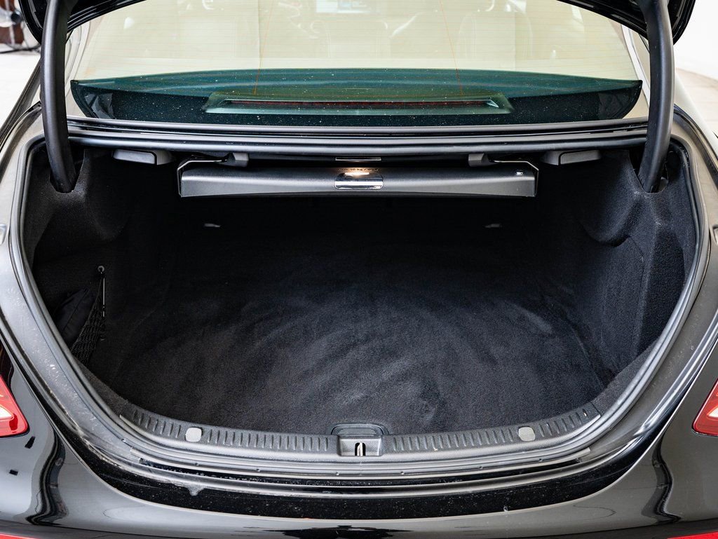 Used 2018 Mercedes-Benz E 400 4MATIC Sedan image 18