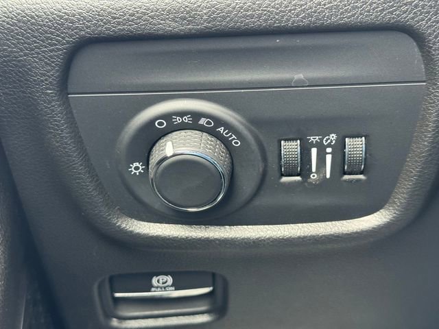 Used 2024 Jeep Grand Cherokee L Laredo image 28