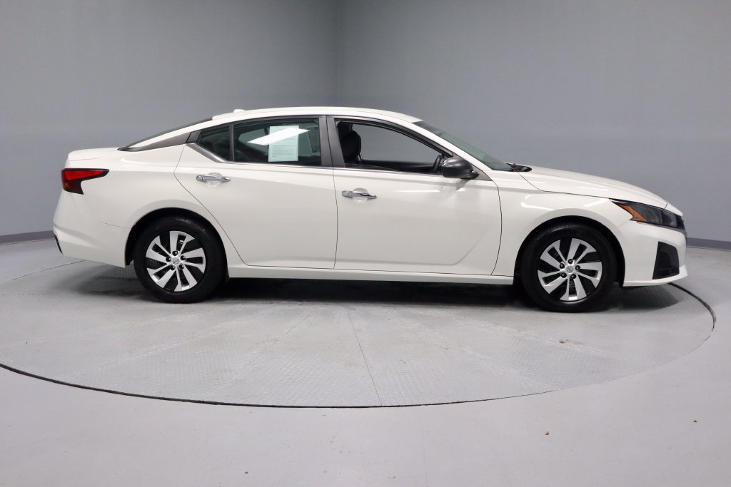 Certified 2025 Nissan Altima 2.5 S FWD image 11