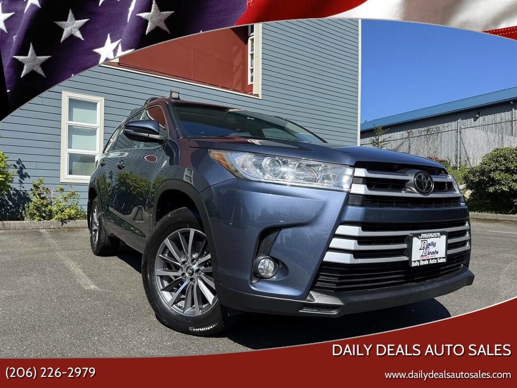 Used 2017 Toyota Highlander XLE image 1