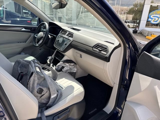 Used 2022 Volkswagen Tiguan SE FWD image 12