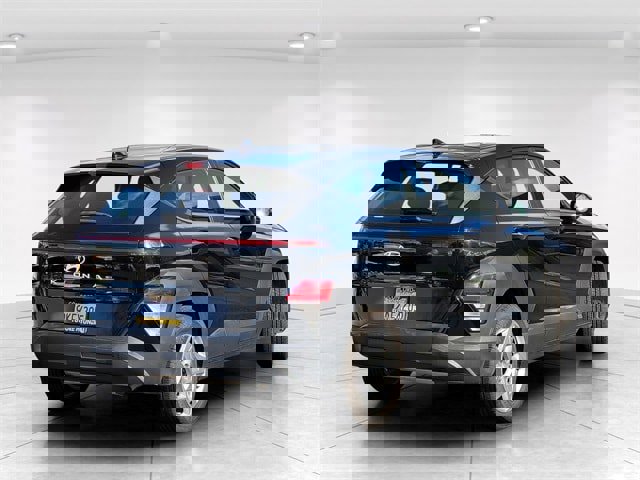 Certified 2024 Hyundai Kona SE image 6